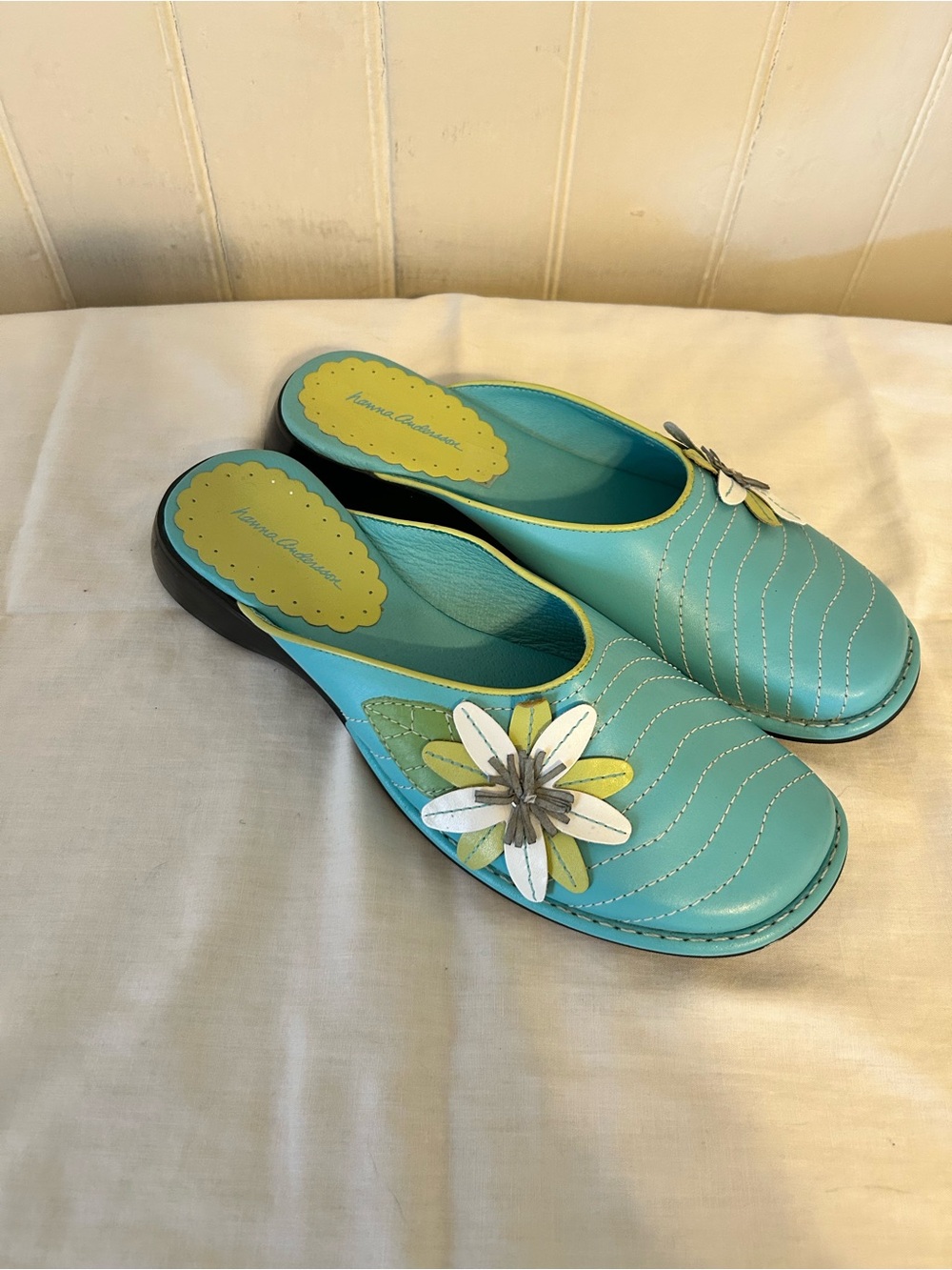 Hanna Anderson Leather Mules with Floral Accent/39 -8.5/NWOT